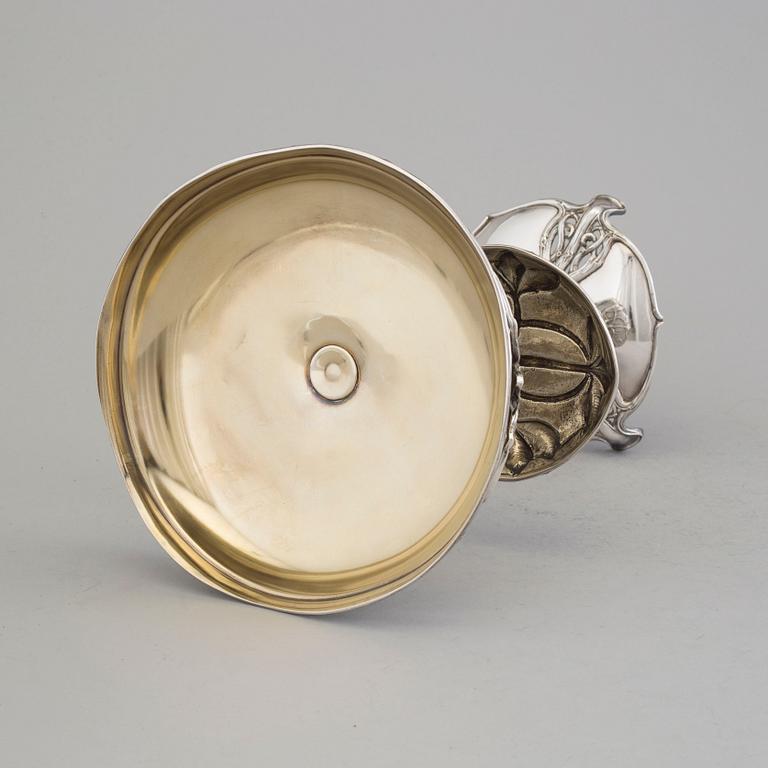 An Art Nouveau double silver bowl on stand, maker's mark CG Hallberg, Stockholm, 1902.