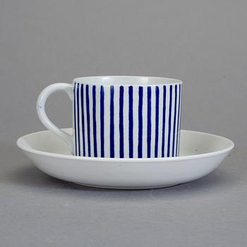 KAFFEKOPPAR MED FAT, 11 st. "Kadett", Hertha Bengtsson, Rörstrand. Formgiven 1954.