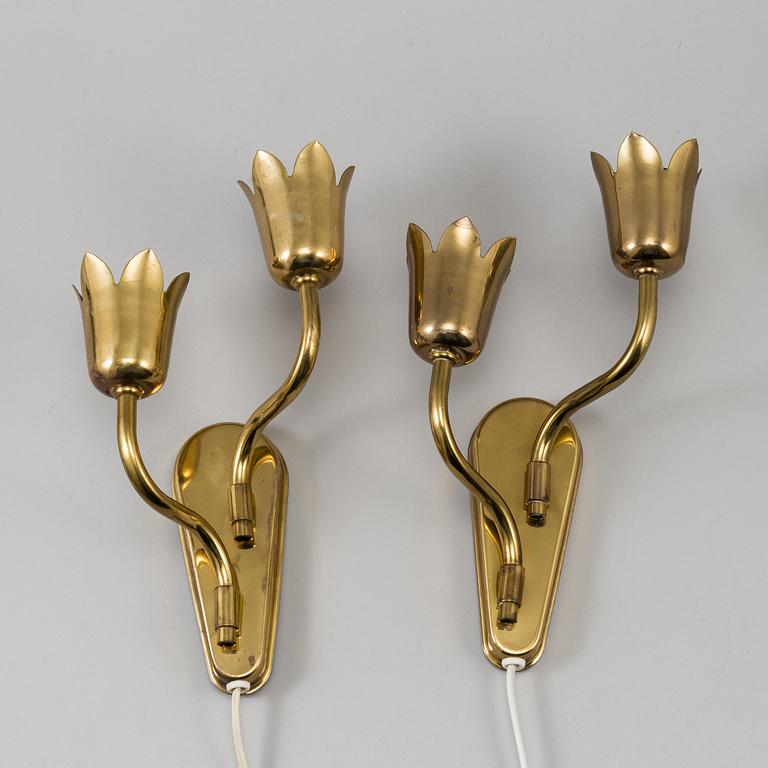 2 brass wall lights probably Fog & Mørup, second half of the 20th century.