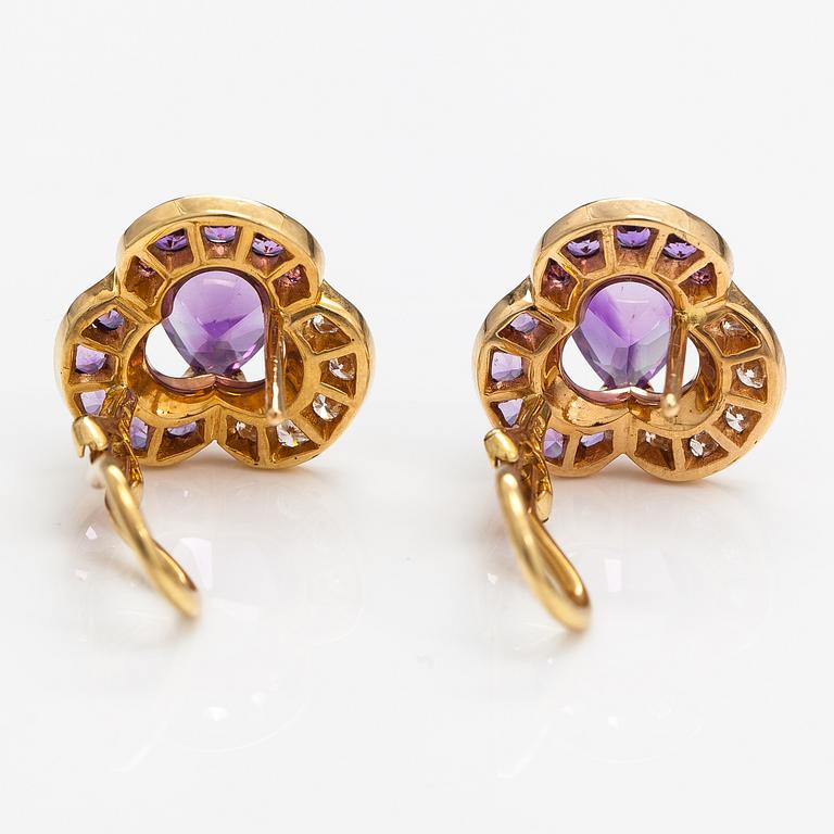 A pair of 18K gold earrings "Karin Månsdotter" with amethysts and diamonds ca. 0.53 ct in total. Ofelia Jewelry, 1998.