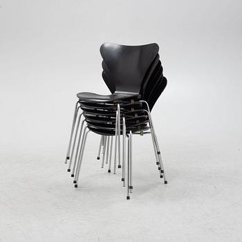 Arne Jacobsen, six 'Series 7' chairs, from Fritz Hansen, Denmark, dated 1966.