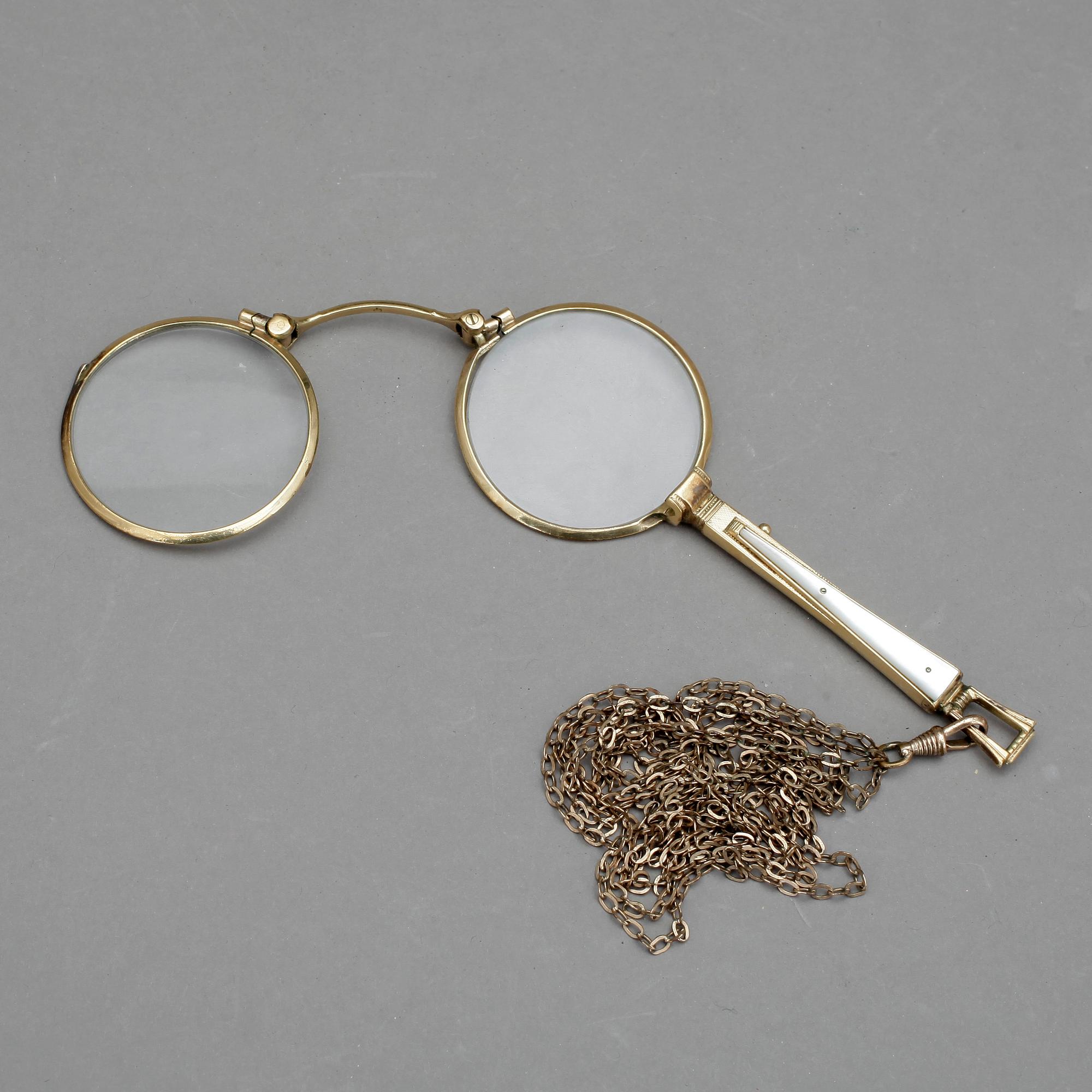 LORNJETT, förgylld metall samt pärlemor, tidigt 1900-tal.