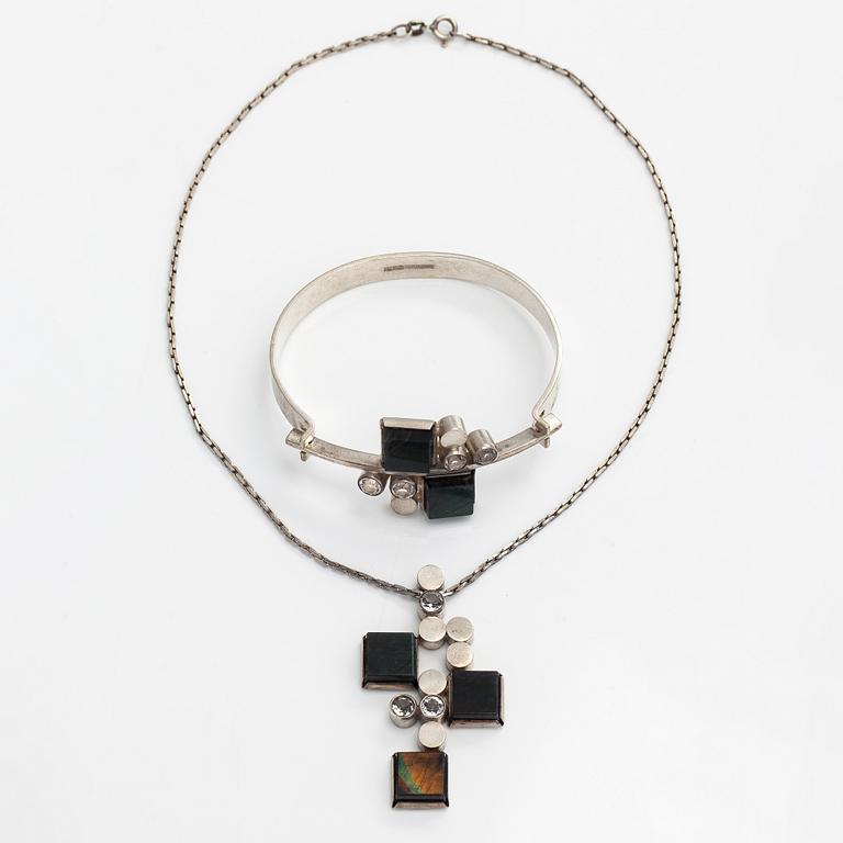Elis Kauppi, pendant and bracelet, silver, spectrolite, Kupittaan Kulta, Turku 1965.