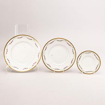 A Royal Copenhagen porcelain 55 pcs dinner service model 478 mid 1900s.