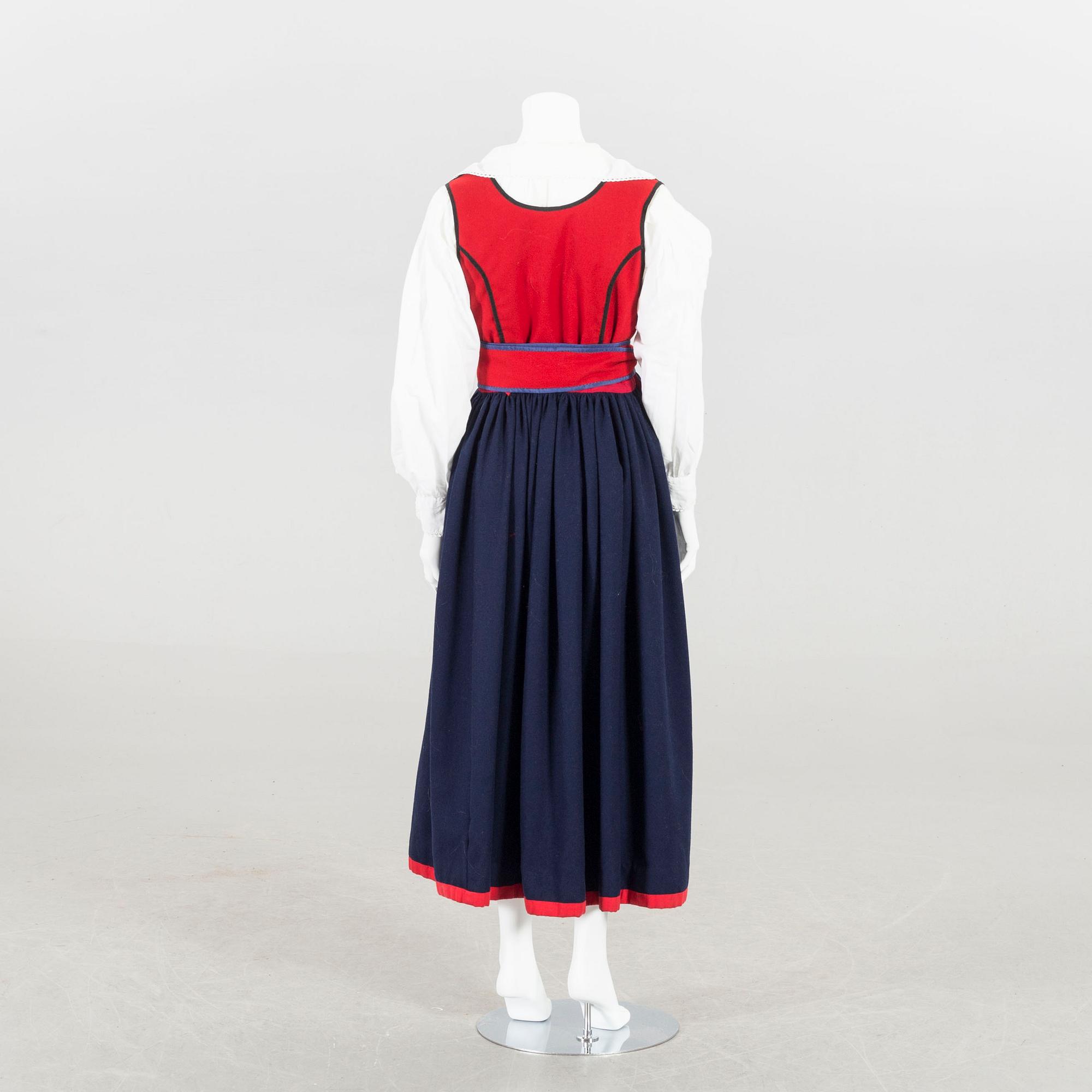 FOLKDRÄKT, Värend, Småland 1983 8 dlr.