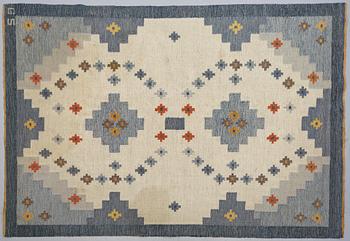 MATTA, rölakan, monogramsignerad GS. 1900-talets andra hälft. 249 x 175 cm.