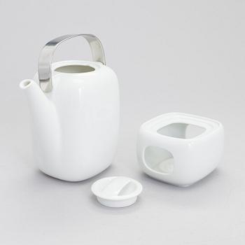 TIMO SARPANEVA, A 49-piece 'Suomi' tableware set in porcelain, Rosenthal Studio-linie, 1987-88. Design year 1976.