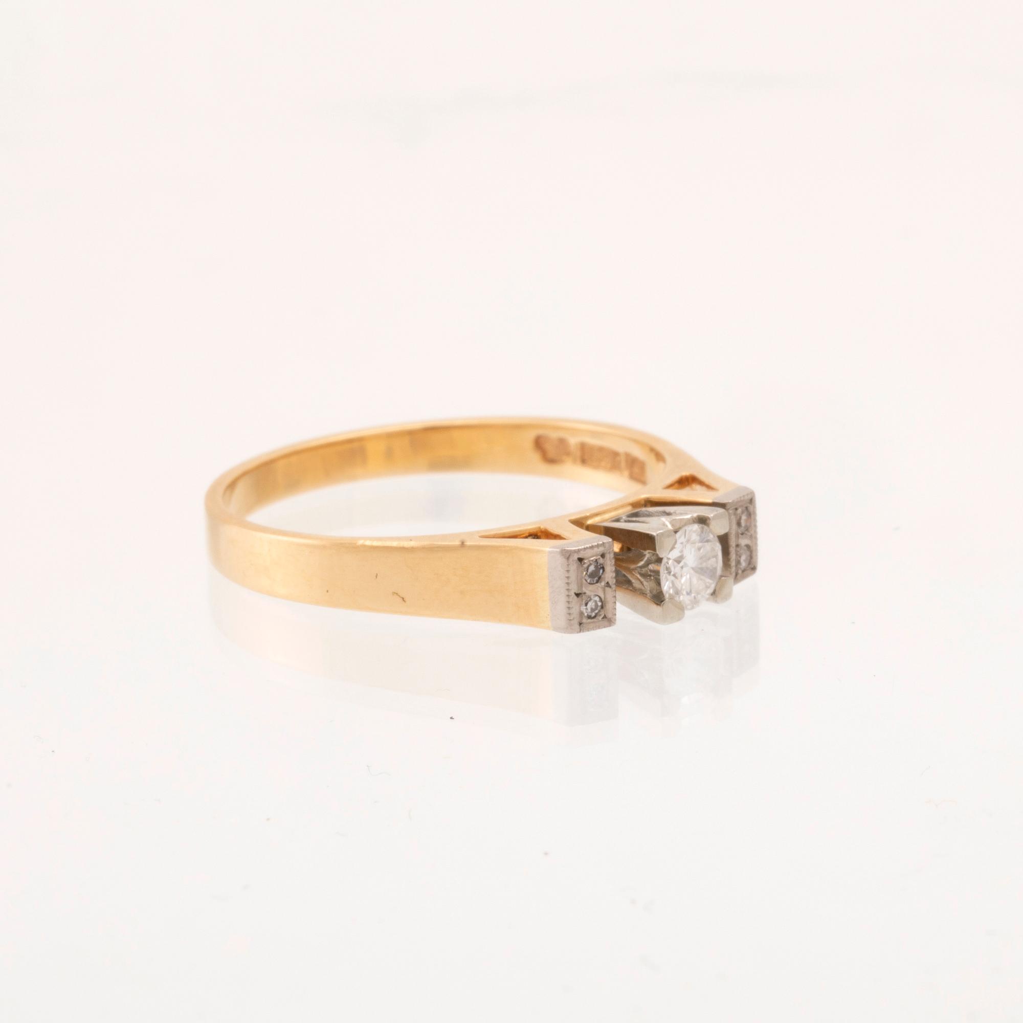 Ring in 18K white and red gold with round brilliant-cut and single-cut diamonds by G. Dahlgren & Co Malmö, 1967.