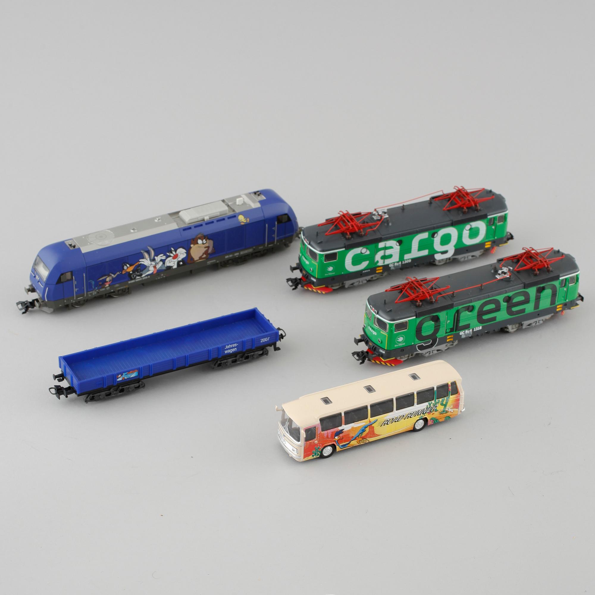 Two locomotives, 36847 & 37415, and car, 48707, Märklin HO.