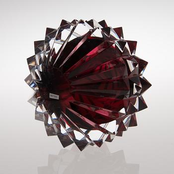 NANNY STILL, GLASSKULPTUR.  Rubin (Diamant). Sign. Nanny Still, Riihimäen Lasi Oy.
