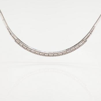 A 14K white gold necklace with diamonds ca. 1.30 ct in total.