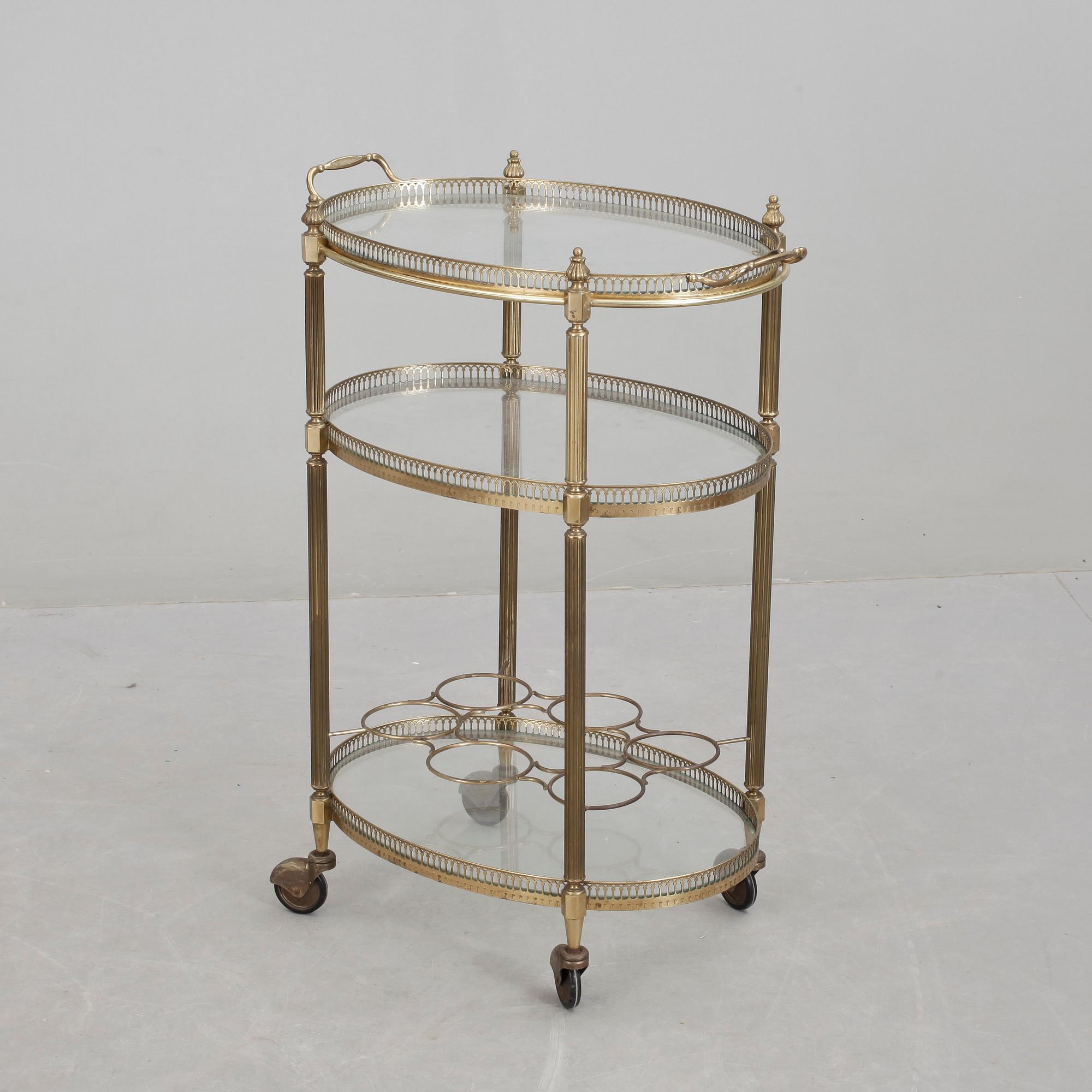 SERVERINGSVAGN, 1900-talets mitt.