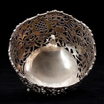 MALJA, hopeaa, hollantilaiset leimat. Paino 172,6 g.