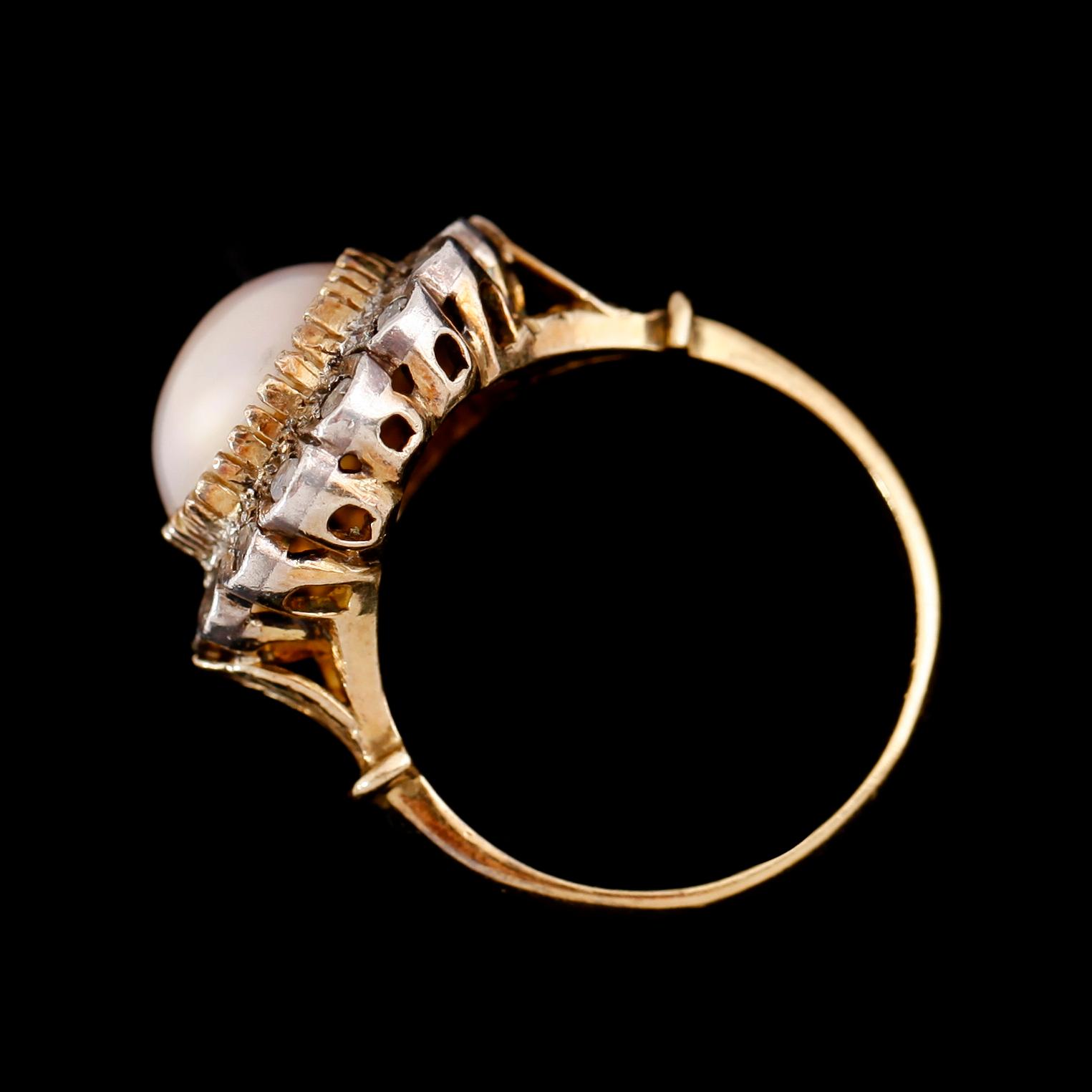 RING, 18 k guld och silver, mabépärla och rosenstenar, 1900-talets första hälft.