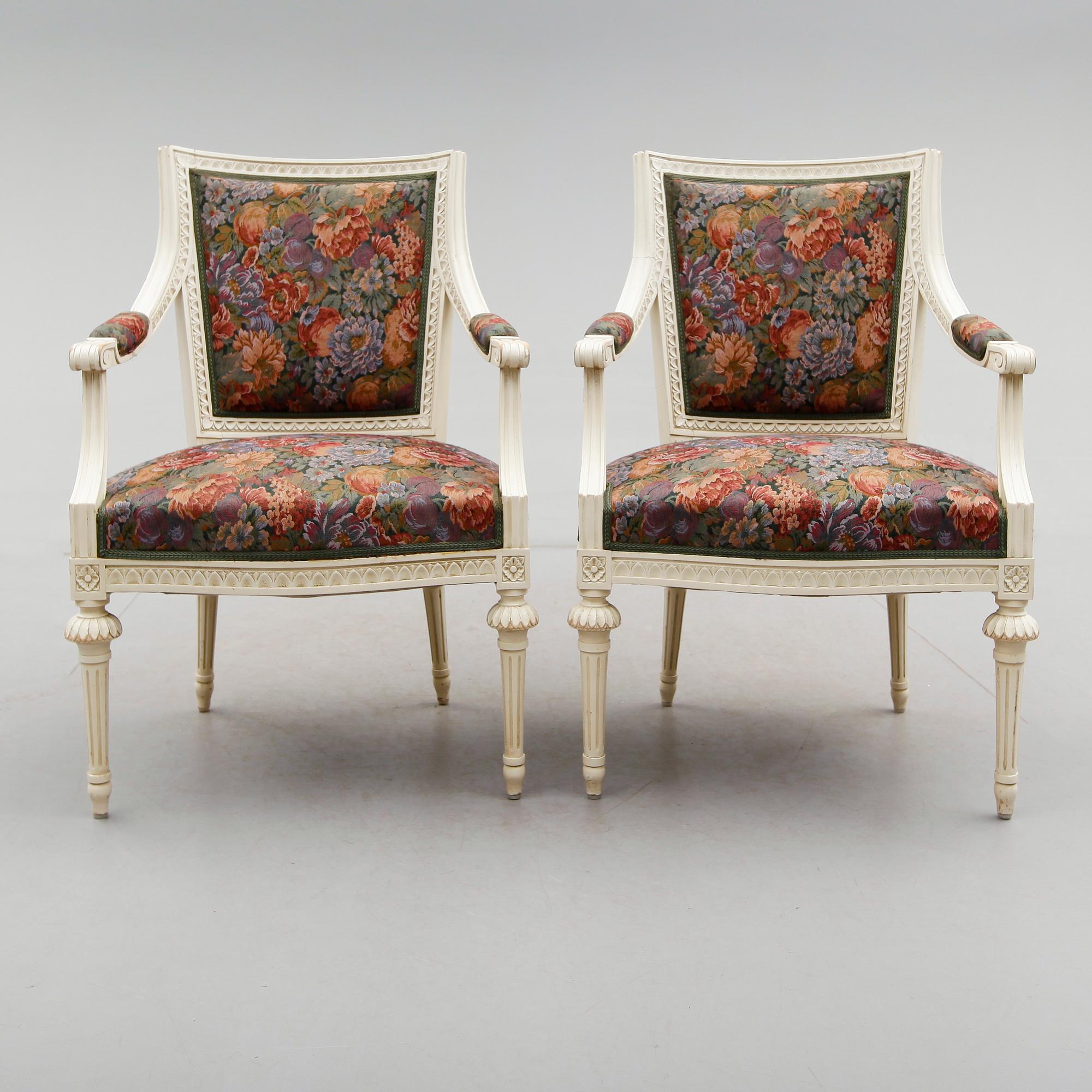 KARMSTOLAR, 1 par, gustaviansk stil, 1900-talets första hälft.