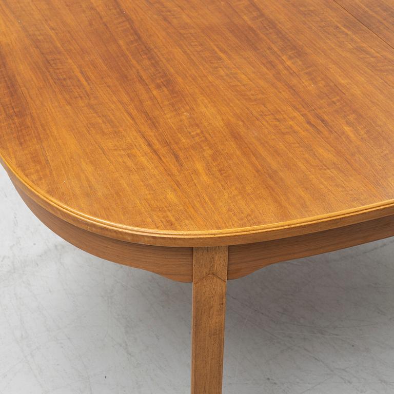 Carl Malmsten, an 'Amlbassaör' dining table, Åfors möbelfabrik, second half of the 20th Century.