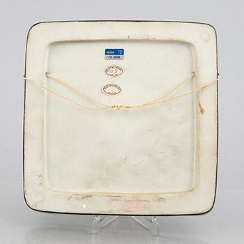 Lisa Larson, askfat och väggrelief ur serien "Harlekin" och ljusstake ur serien "Advent", Gustavsberg.