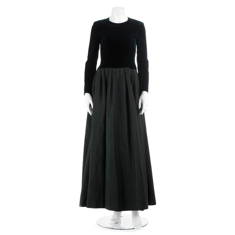 FELICITAS ATELJÉ, a dark green velvet and silk evening gown.