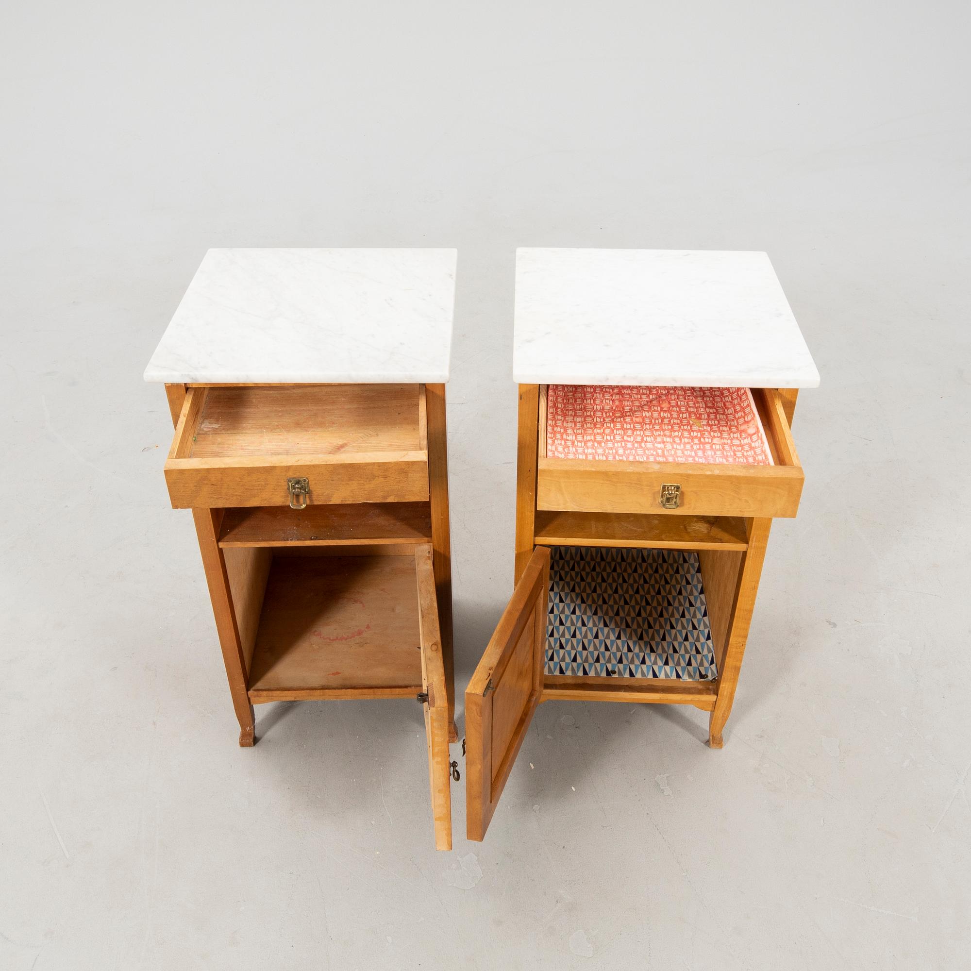 Sängbord 1 par, tidigt 1900-tal.