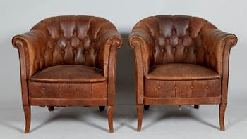 FÅTÖLJER, 1 par, klubbmodell, 1900-talets första hälft.