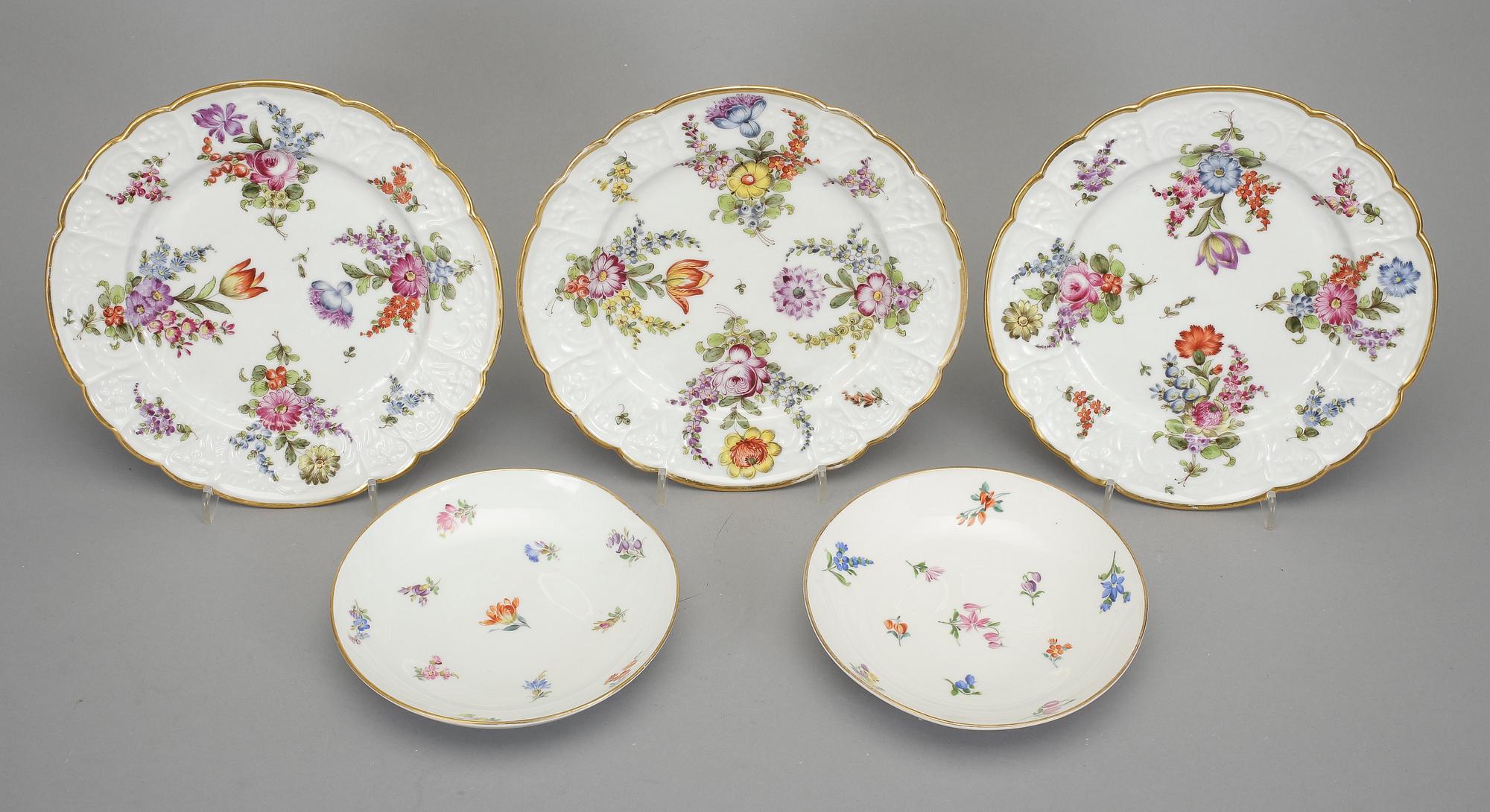 SKÅLFAT och TALLRIKAR, 3 st, porslin, bl.a.  Meissen 1800/1900.