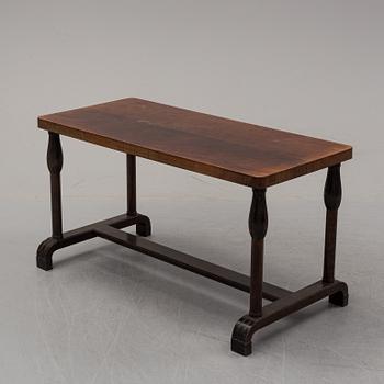 A table, propably by Reiners, Mjölby, Sweden. Dated 1940s.