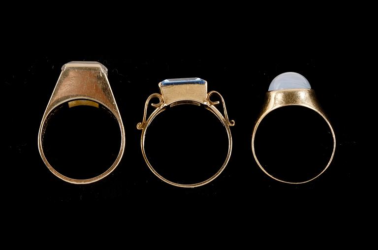 RINGAR, 3st, 18k guld med stenar. Tot.vikt 17,2g.