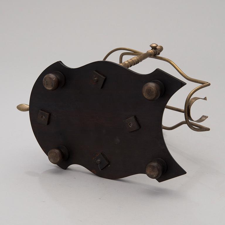 DEKANTERINGSSTÄLL, Europa, 1900-talets början.