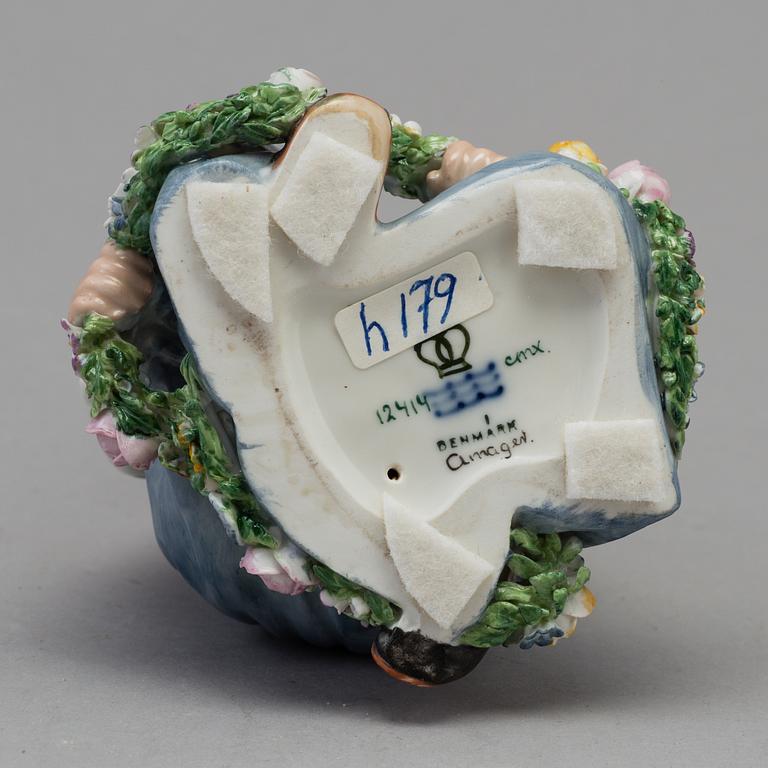 FIGURIN, porslin. "Amager", Royal Copenhagen, Danmark, 1950-tal.