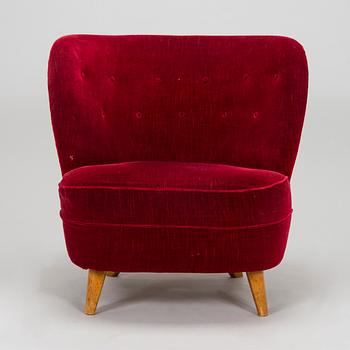 A mid-20th century armchair.