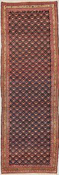 GALLERIMATTA, semiantik, nordvästpersisk, ca 306 x 101 cm.
