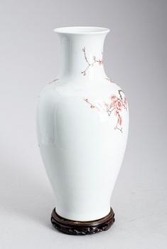 VAS, porslin, Kina, 1900-talets senare del.