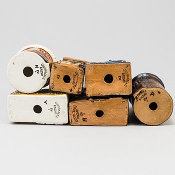 BERTIL VALLIEN, 6 figuriner/skulpturer av stengods ur serien
