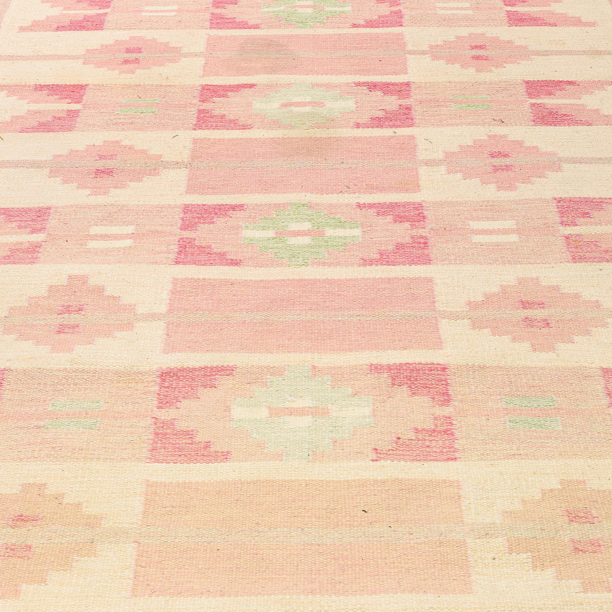 Ingegerd Silow, a carpet, "Skarup", flat weave, ca 292,5 x 197 cm, signed IS.