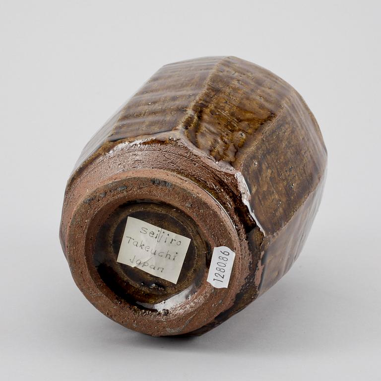 VAS, keramik. Troligen Seijiro Takeuchi, Japan. 1900-talets tredje kvartal.