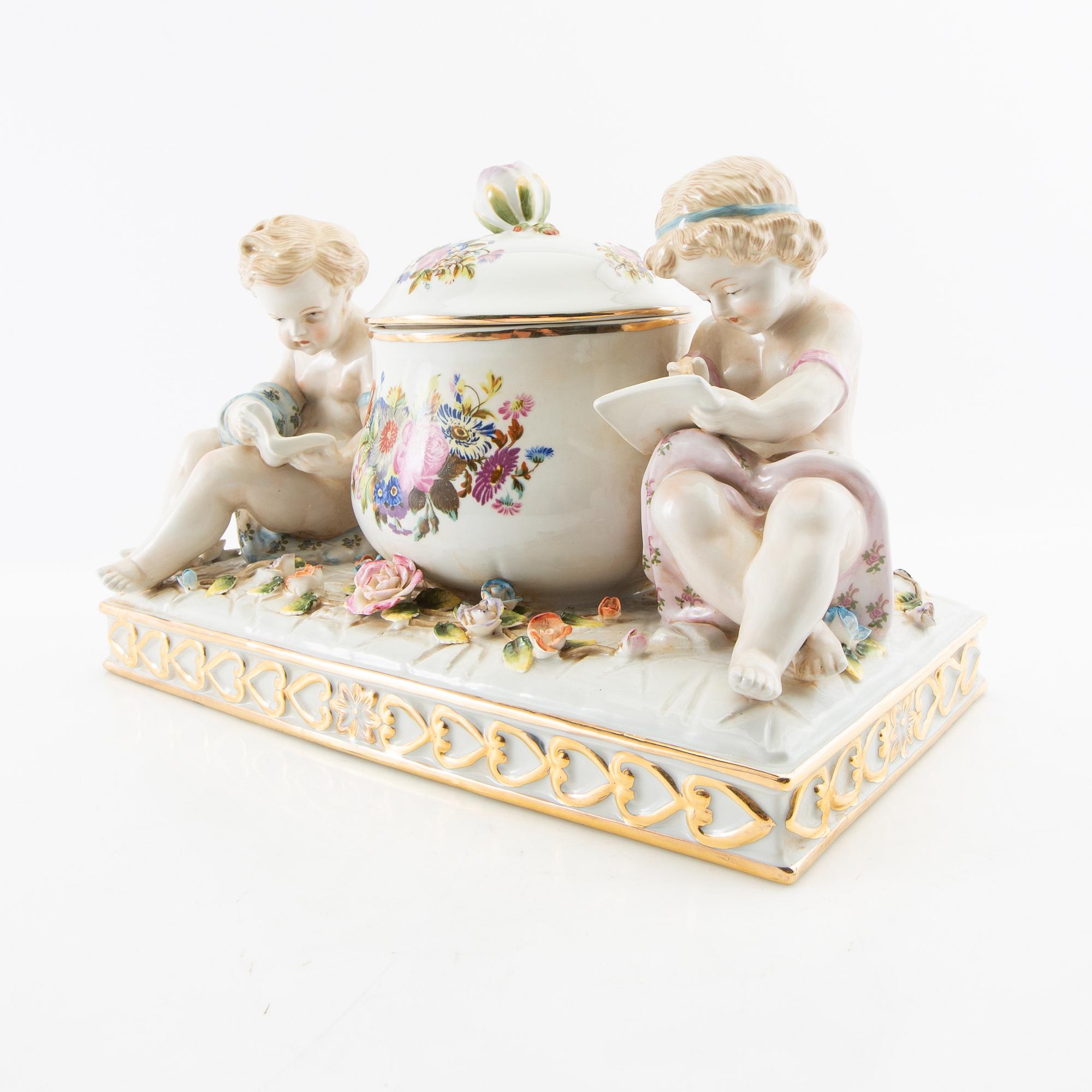 Urn with lid Germany Rococo style mid-20th century porcelain.