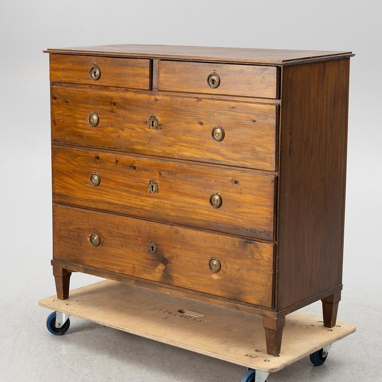 A chest of drawers, 19th century.