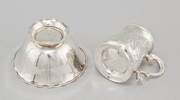 PARTI SILVER, 5 delar, bl a England, 1800/1900-tal, bägare möjligen 1700-tal. Total vikt 410 g.