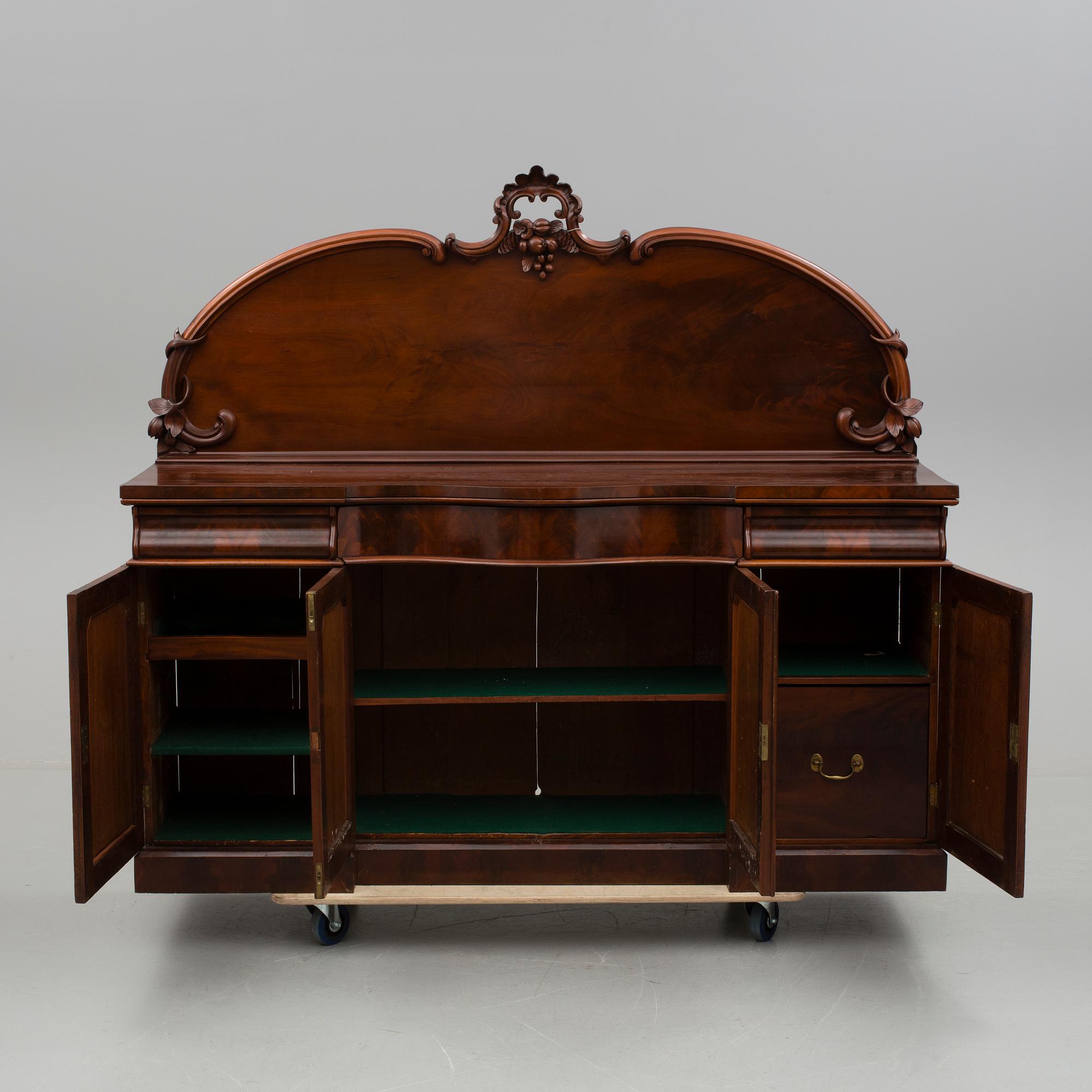 SIDEBOARD. Australien, 1800-talets andra hälft.