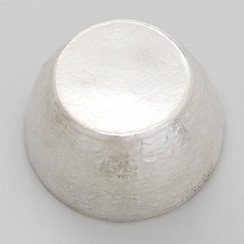 Tapio Wirkkala, A silver bowl, Kultakeskus Hämeenlinna  2001.