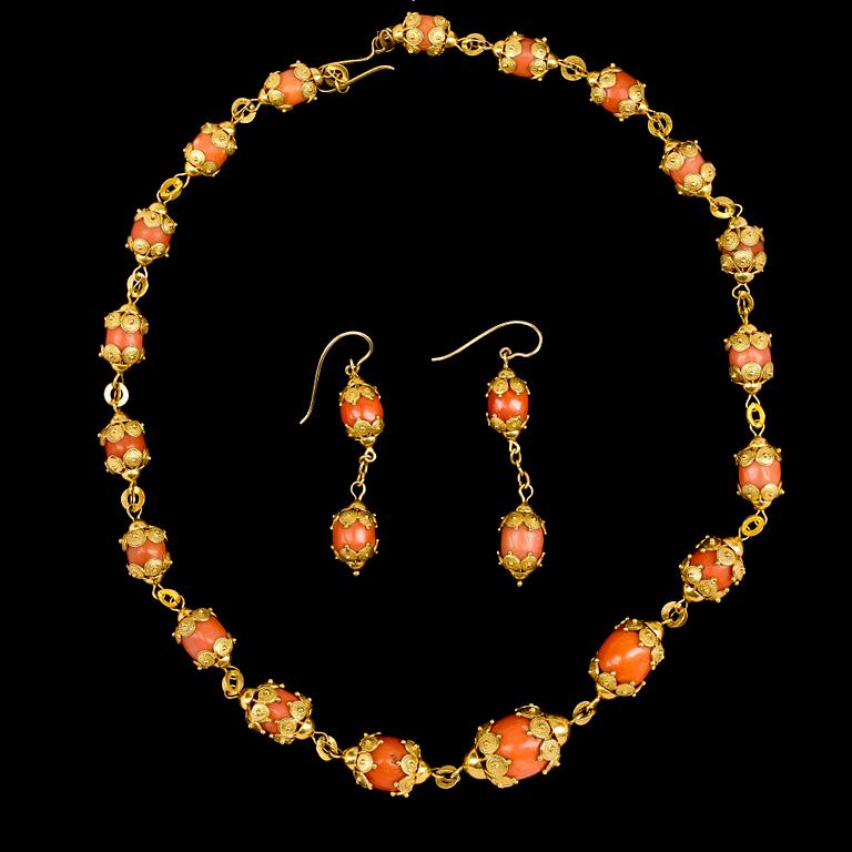 NECKLACE and EARRINGS, corals.