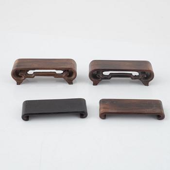 A group of six Japanese wood figures / netsuke, 19th/20th century.