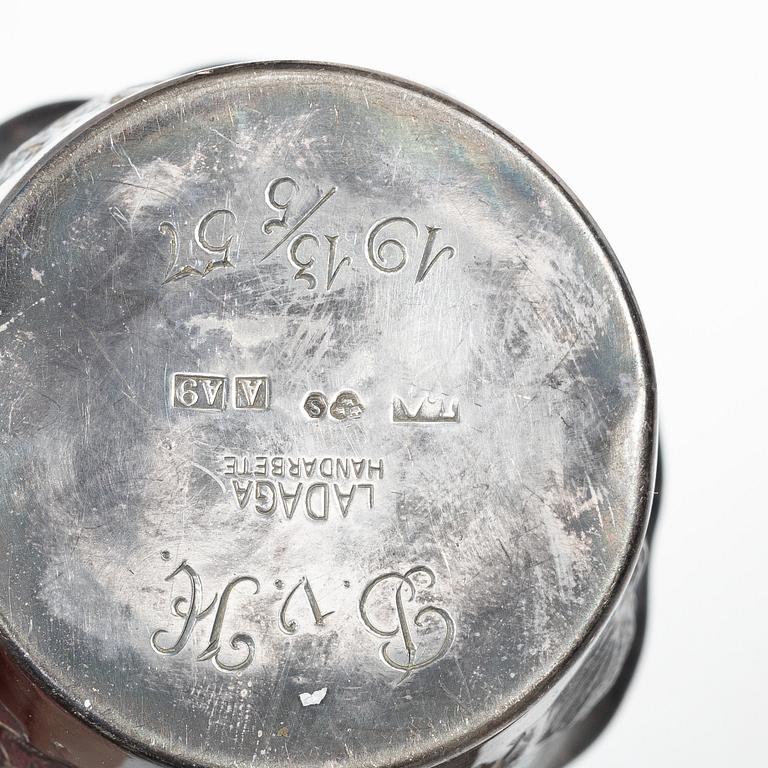 Silver, 8 pieces, including CG Hallberg, Stockholm 1943.