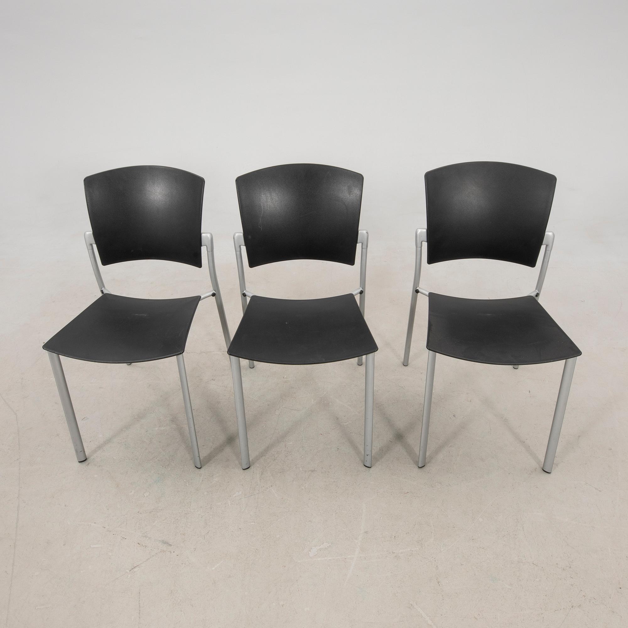 Table and 3 chairs by Enea, designed in Spain, 21st century.