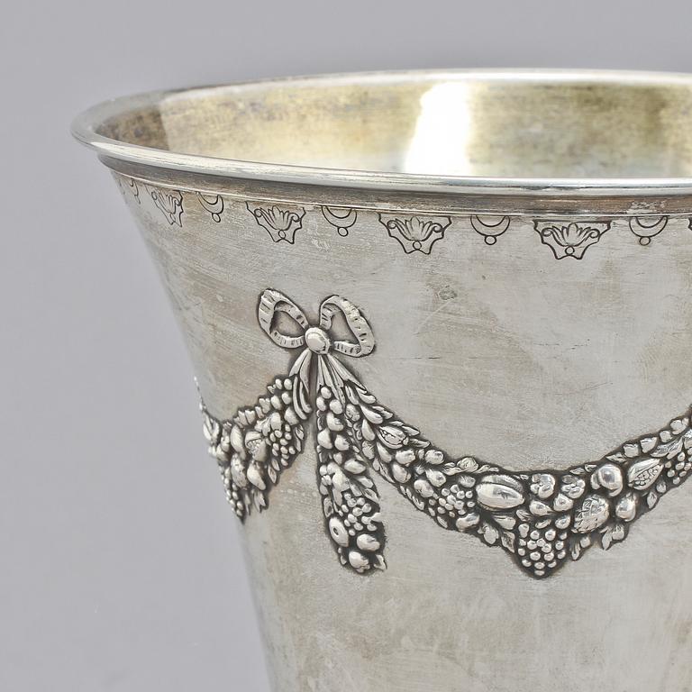 POKAL, silver, Karl Andersson, Stockholm, 1913. Vikt 415 g.