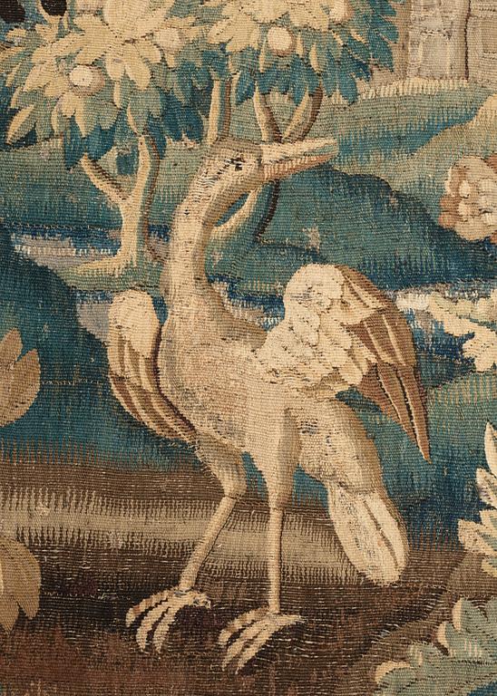 TAPESTRY, tapestry weave. 274,5 x 402 cm. Flanders, the second part of the 17th century til around 1700.