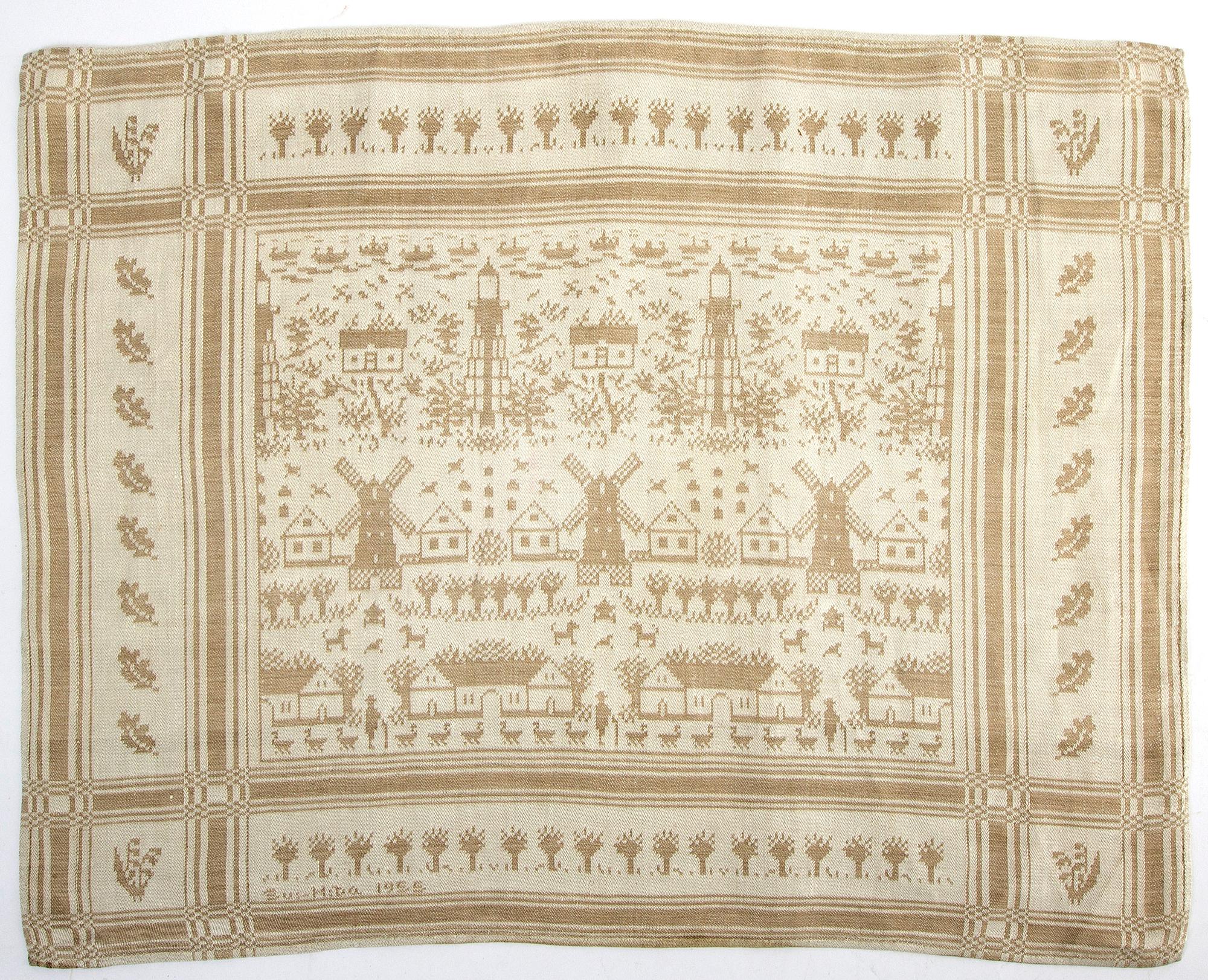 Tabletter/dukar två st varav en Systrarna Svensson Hagestad damast 1900-talets mitt ca 46x34 cm och 54x37 cm.