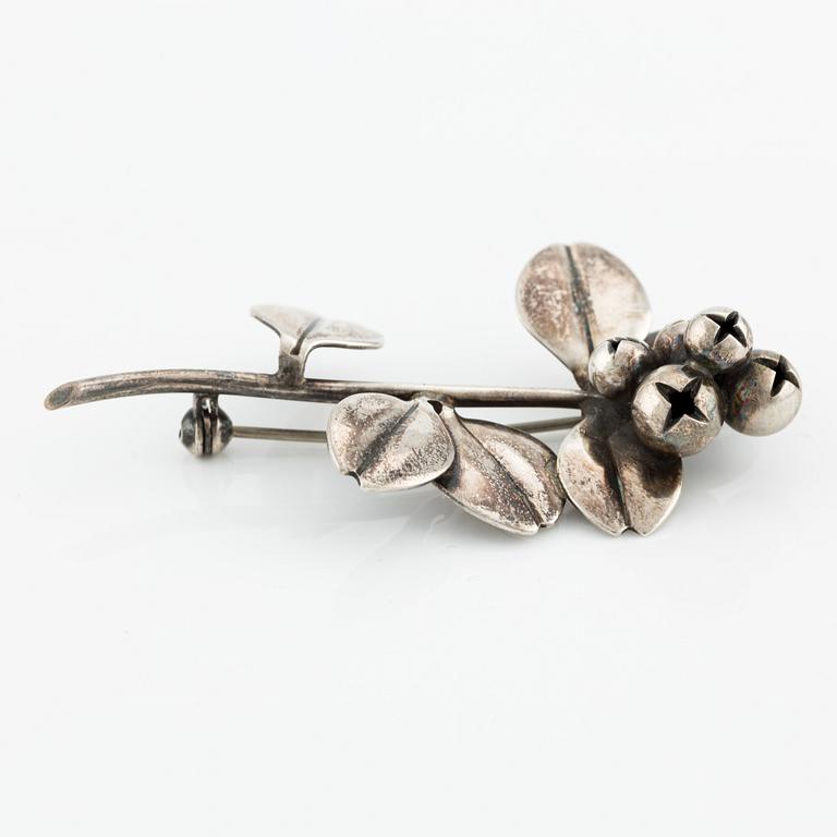 Brooch by Gertrud Engel, silver flower brooch.