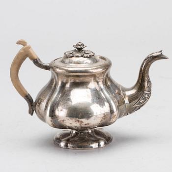 A Russian silver teapot mark of Moscow assay mark Andrey Antonvich Kowalsky, height 12,5 cm, weight ca 273 gr.