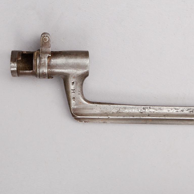 BAJONETTER, 3 st, stål, 1800-/1900-tal.